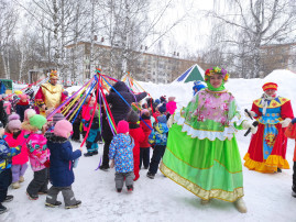 Масленица идет - за собой весну ведет! Масленица идет - за собой весну ведет!.